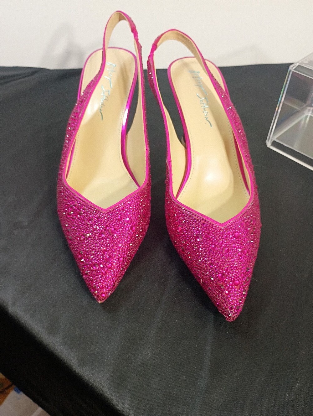 Betsey Johnson Women's SZ 10M SB-MYA Fuchsia Beaded Pointed Toe Pump Heels Shoes - Picture 5 of 8